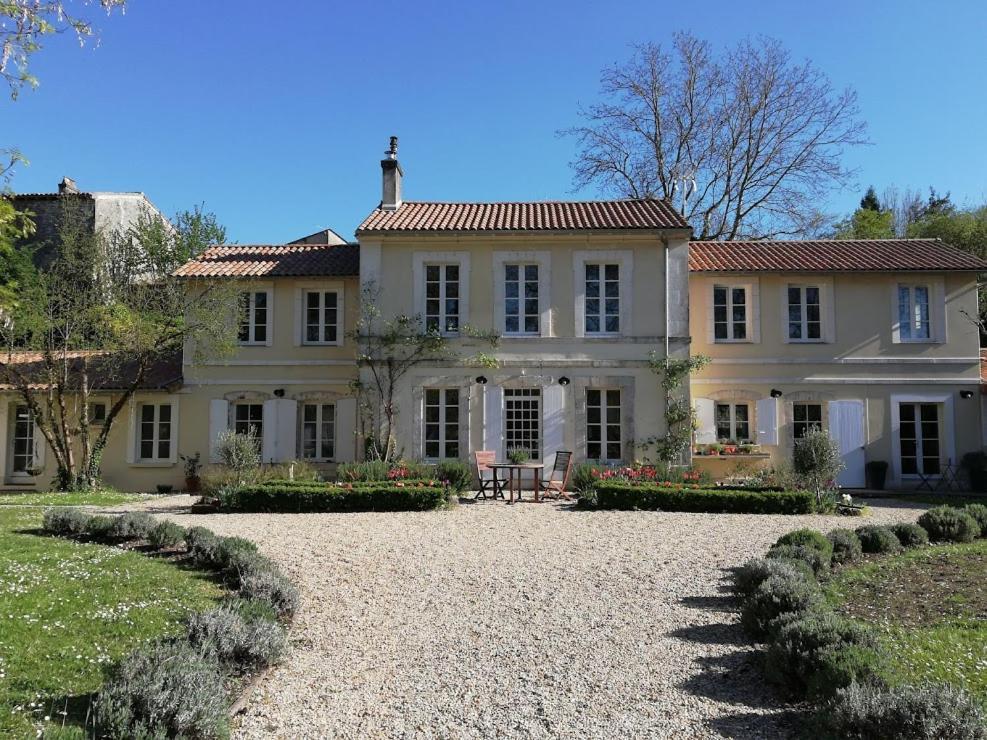 Le Domaine Des Platanes Bed & Breakfast Bourg-Charente Eksteriør bilde