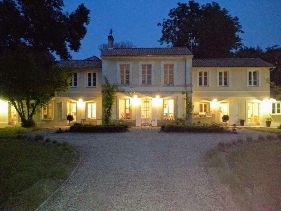 Le Domaine Des Platanes Bed & Breakfast Bourg-Charente Eksteriør bilde